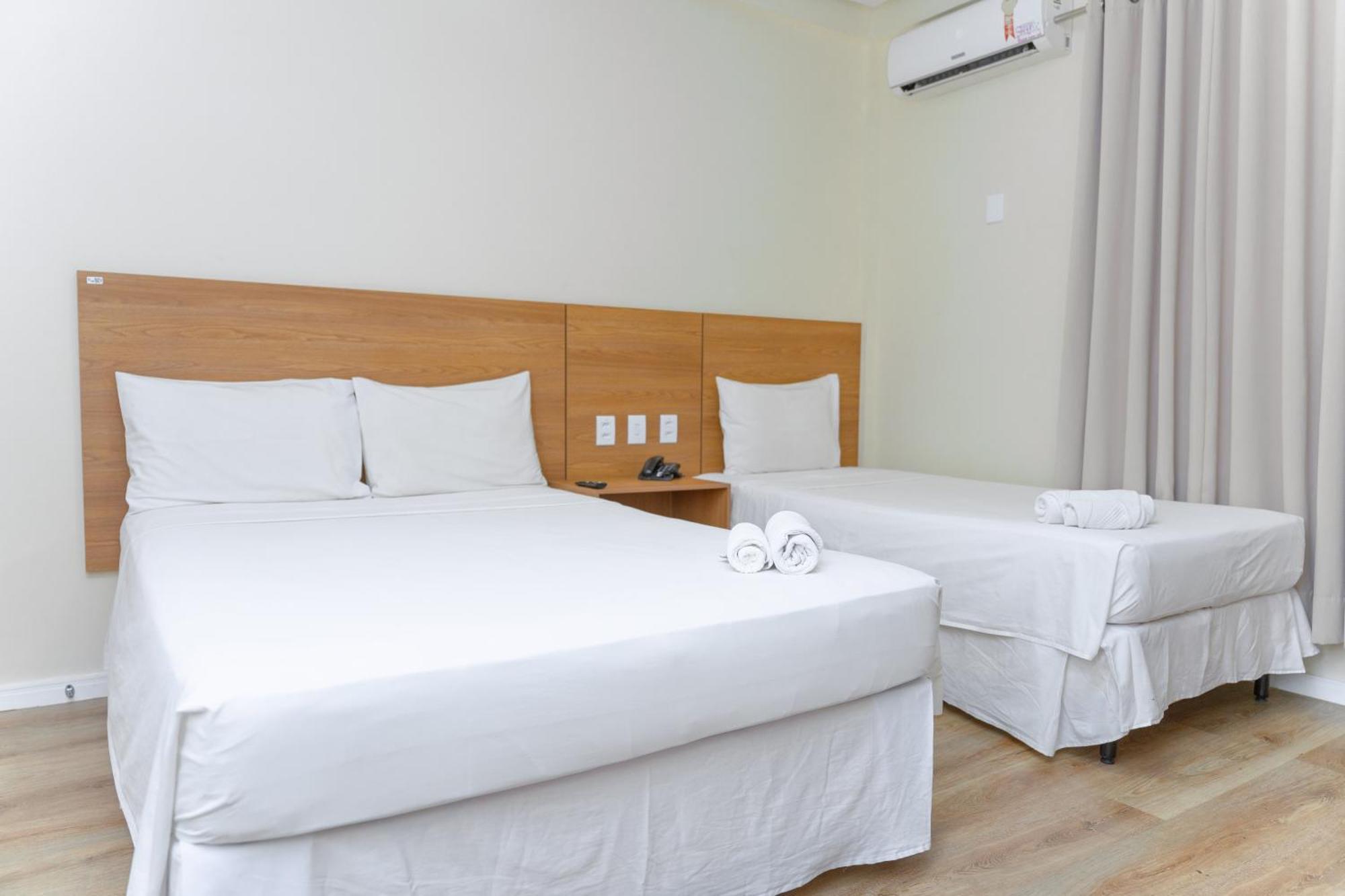 Hotel Equinocios Essential Баркарена Екстериор снимка